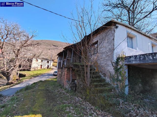 SE VENDE CASA DE PIEDRA PARA REFORMAR EN ROBLEDO DE SOBRECASTRO