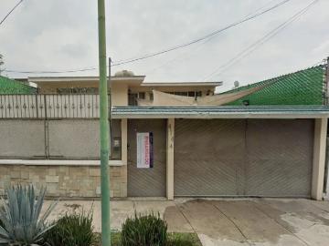 Se Vende Casa de Recuperación Bancaria en P. de la Primavera, Jardines de la Florida, Naucalpan Edo