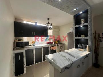 Se Vende Casa De Tres Pisos En Condominio San Jose De California ID 1092995