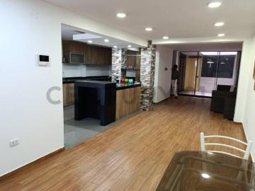 SE VENDE CASA DE TRES PISOS EN SAN MARTIN DE PORRES