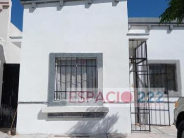 SE VENDE CASA DE 1 PLANTA EN FRACC. PORTICOS DE BELLA CUMBRES SUR DE LA CIUDAD $1&apos 200,000