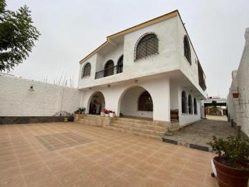 SE VENDE CASA DE 360M2 CERCA AL MALECÓN SAN BARTOLO