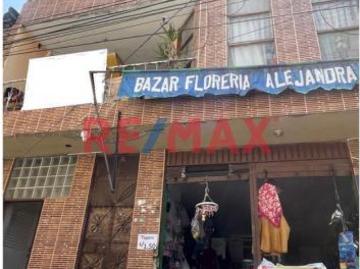 Se vende Casa De 3 Pisos Con Local Comercial Jr. Bambamarca, Cajamarca