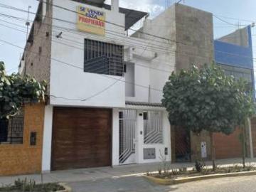 SE VENDE CASA DE 3 PISOS EN CHINCHA DE 127 M2