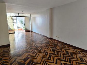 SE VENDE CASA DE 3 PISOS FRENTE A PARQUE EN SALAMANCA