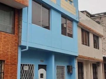 Se Vende Casa De 3 Pisos Y 2 Terrazas En Turubamba Bajo