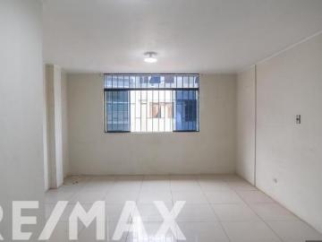 Se Vende Casa De 4 Pisos Con Cochera +Sotano Distrito Comas