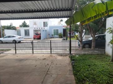 Se vende casa dentro de una privada en ciudad caucel, merida