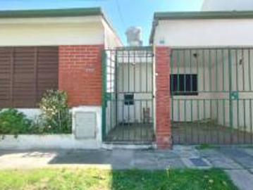 Se vende casa dos dormitorios B. Sargento Cabral