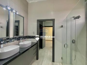 Se vende casa exclusiva en urb. Palermo en machala