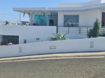 Se Vende Casa en Manta Beach