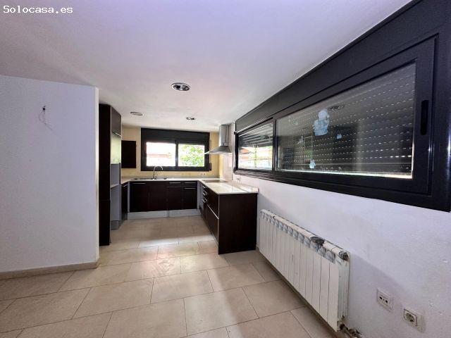 SE VENDE CASA EN MARTORELLES
