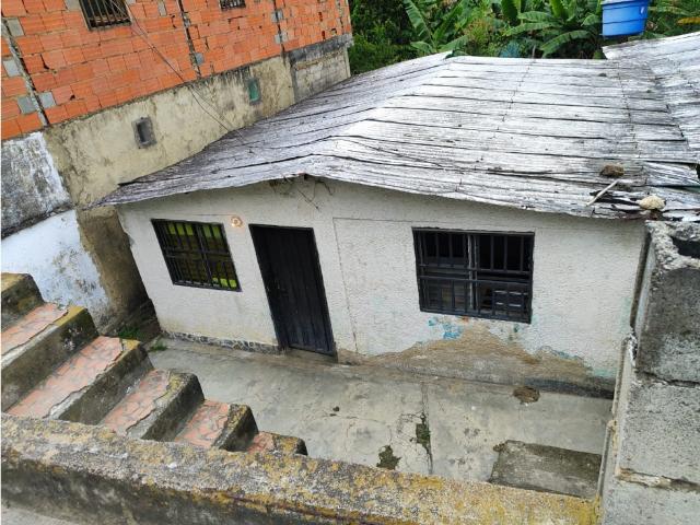 SE VENDE CASA EN MENDOZA. VE22 113MFR ACEG