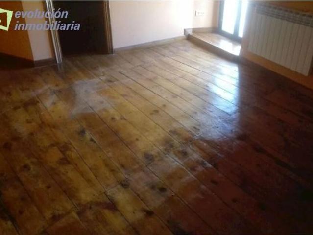 SE VENDE CASA EN ALMARZA, SORIA