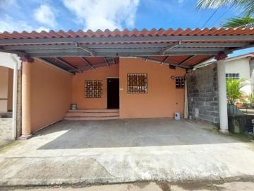 Se vende casa en Altos del Tecal 3 recamaras