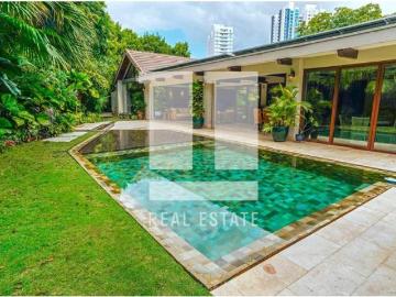 Se Vende Casa en Altos del Golf