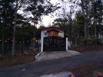 Se vende casa en Altos de Cerro Azul