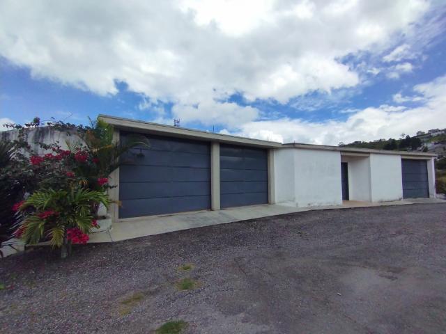 Se vende casa en Colinas de Carrizal, ubicada en el Sector Mérida
