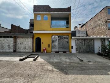 SE VENDE CASA EN COMAS – URB EL PINAR