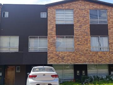 Se vende casa en conocoto urb altos de la moya 3