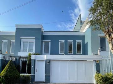 Se vende casa en condominio en Magdalena del mar
