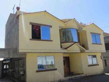 Se vende casa en Cotacachi sector Cuicocha Centro