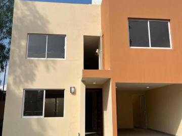 Se vende casa en desarrollo los reyes la paz