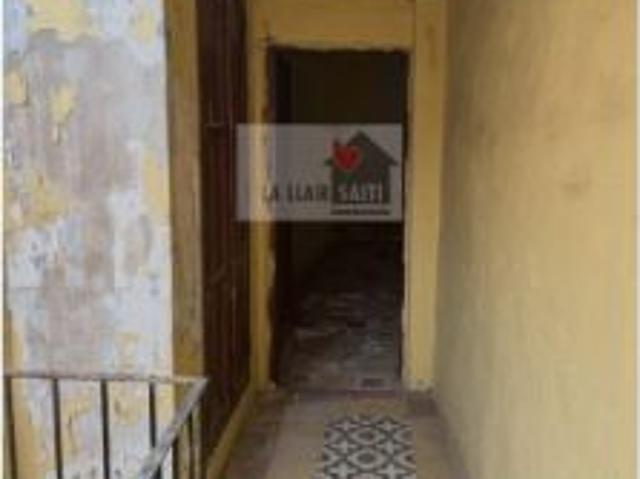 SE VENDE CASA EN EL CENTRO DE LA CIUDAD DE XATIVA