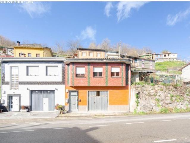 Se vende casa en el Pueblo de La Llave – Tranquilidad y buenas vistas