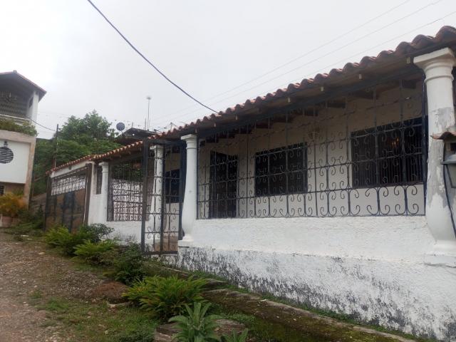 SE VENDE CASA EN EL TRAPICHITO. VE22 104TRA LMOR