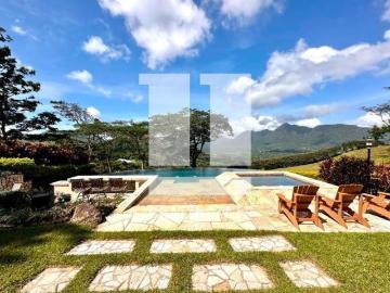Se vende Casa en El Valle de Anton