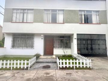 SE VENDE CASA EN ESQUINA EN SURCO PARA VIVIENDA O PROYECTO