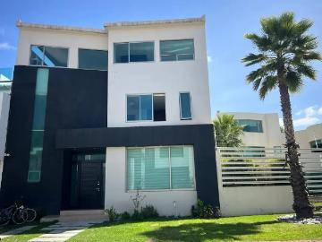SE VENDE CASA EN FRACC. RESIDENCIAL LA LUZ PACHUCA HGO