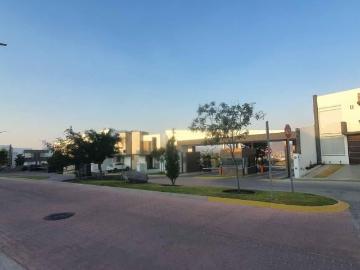 Se Vende Casa en Juriquilla, Gran Ubicación, 3 Recamaras, 2.5 Baños