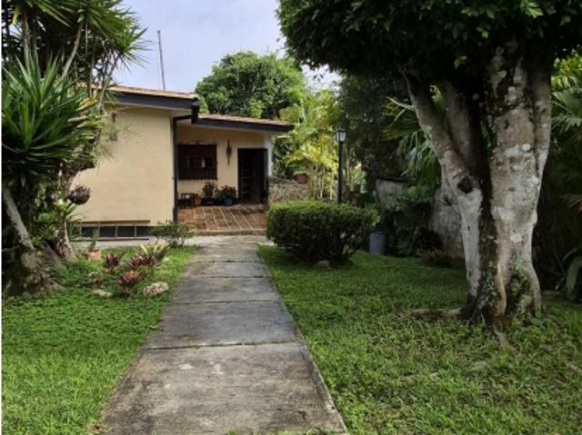 Se vende casa en La Union Las Marias 914 m2 8450