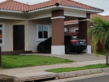 Se vende casa en la villa de los santos