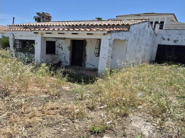 SE VENDE CASA EN LA ZONA DEL SANTISCAL
