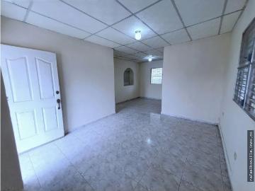 Se vende casa en las tablas