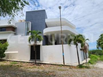 SE VENDE CASA EN LOMAS DE COMALA