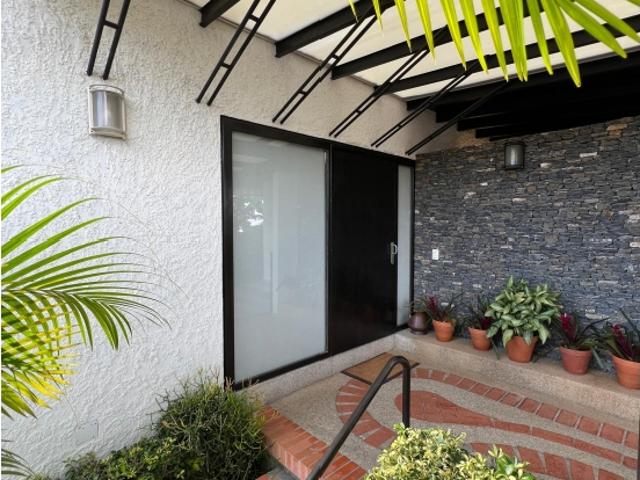 SE VENDE CASA EN LOMAS DE LA TRINIDAD