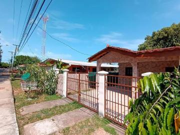 SE VENDE CASA EN LOS SANTOS NMR
