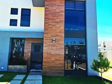 Se vende casa en Pachuca fracc LAS MARGARITAS privada