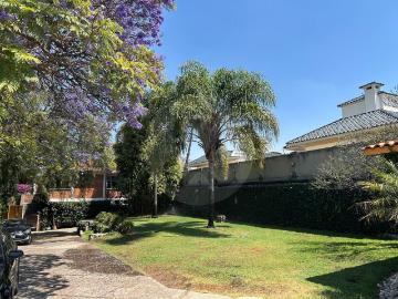 SE VENDE CASA EN EL PEDREGAL CON GRAN JARDIN