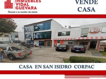 SE VENDE CASA EN PEQUEÑO CONDOMINIO EN SAN ISIDRO AL COSTADO DEL SAN AGUSTÍN