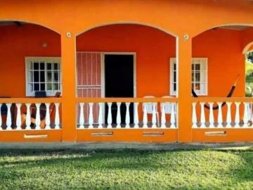 SE VENDE CASA EN PLAYA FARALLON PANAMÁ