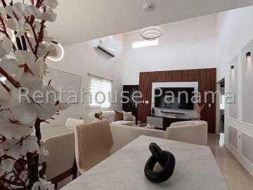 SE VENDE CASA EN PRADERAS DEL GOLF. NMR