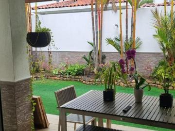 SE VENDE CASA EN QUINTAS DE VERSALLES MODIFICADA