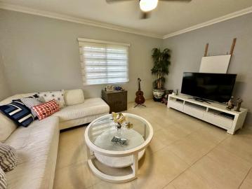Se vende casa en Rainforest Villas, Las Huacas | 3 recámaras por 650000.00 en Condado del Rey