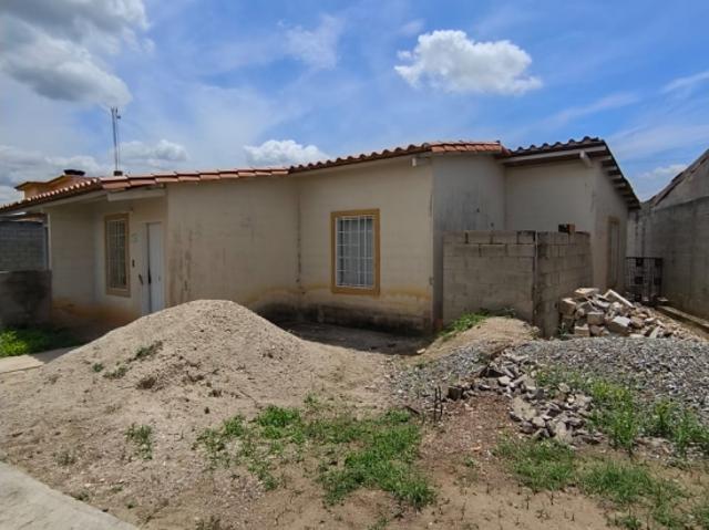 Se Vende Casa en Remodelación en Ciudad Alianza Res. Brisas del Lago
