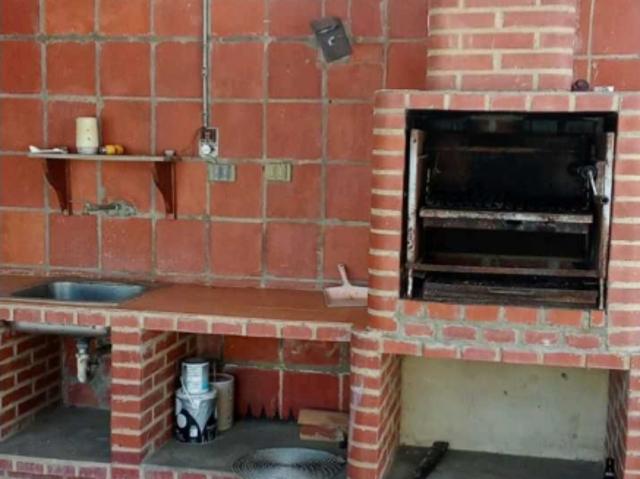 Se vende casa en Rio Chico parcela de 800m2 y 200m2 de construcción